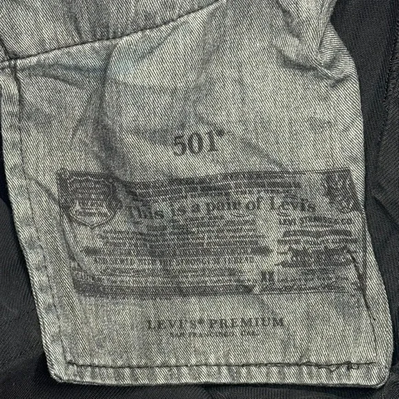 Levi's 501 Straight Leg Jeans Mens 31X32 Black Denim Button Fly Reclaimed NWT - Picture 15 of 16